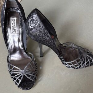Badgley slate grey and metallic Heels with shoe bag